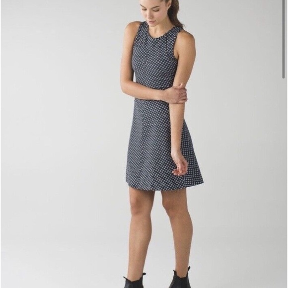 lululemon & Go ‘Til Dawn Dress size 4 - Picture 1 of 6
